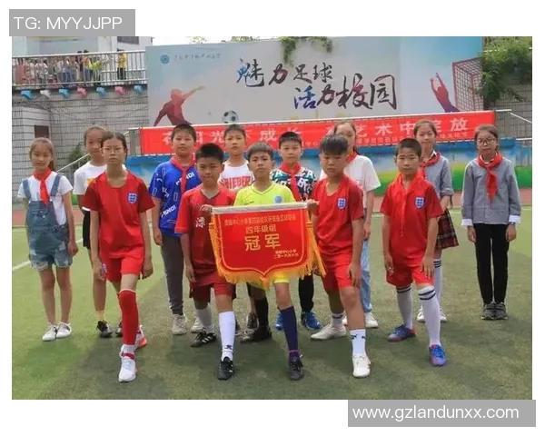 国内痞帅足球明星的魅力与风采探秘他们如何影响年轻一代的足球文化