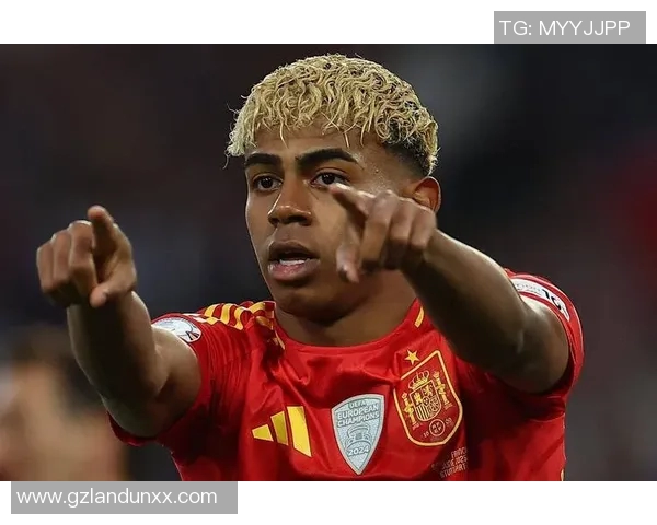 西班牙足球中锋明星的崛起与成就解析